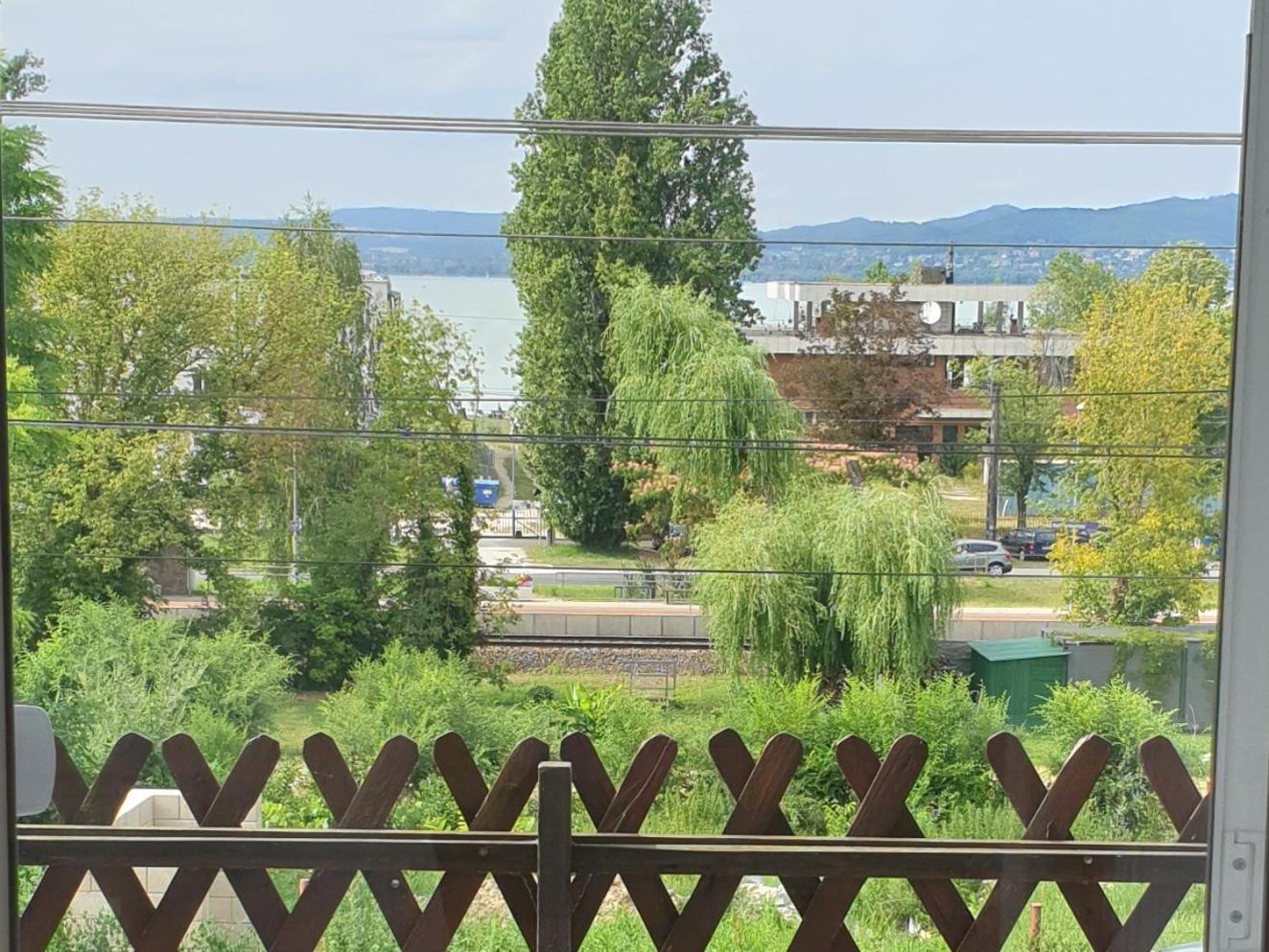 Sophie Apartment With Balcony Balatonbereny Exterior photo